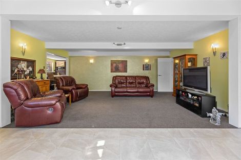 Photo of property in 32 Halswell Junction Road, Halswell, Christchurch, 8025