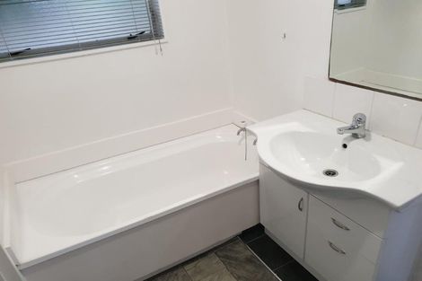 Photo of property in 2/7 Beach Road, Takanini, 2112