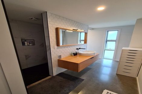 Photo of property in 1 Harry Way, Upper Vogeltown, New Plymouth, 4310