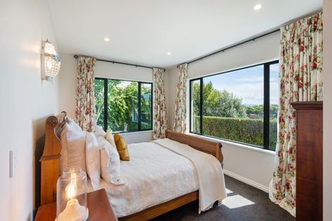 Photo of property in 39 Overdale Drive, Cashmere, Christchurch, 8022