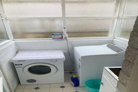 Photo of property in 2/447 Beach Road, Mairangi Bay, Auckland, 0630