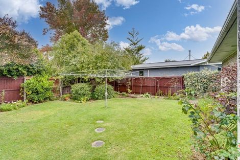 Photo of property in 17 Rosedale Place, Avonhead, Christchurch, 8042