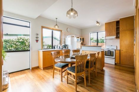 Photo of property in 207 Caroline Place, Mayfair, Hastings, 4122