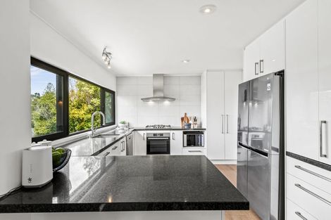 Photo of property in 1/33 Masterton Road, Rothesay Bay, Auckland, 0630