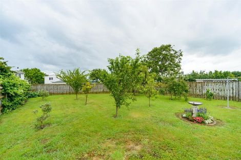 Photo of property in 27 Holland Crescent, Bulls, 4818