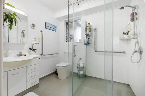 Photo of property in 23 Regents Park Place, Westgate, Auckland, 0614