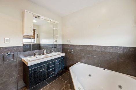 Photo of property in 5 Rameses Place, Pomare, Rotorua, 3015