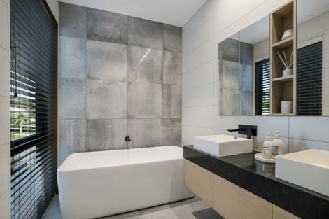 Photo of property in 5 Forest Heights, Wanaka, 9305