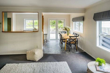 Photo of property in 52 Grays Road, Plimmerton, Porirua, 5026