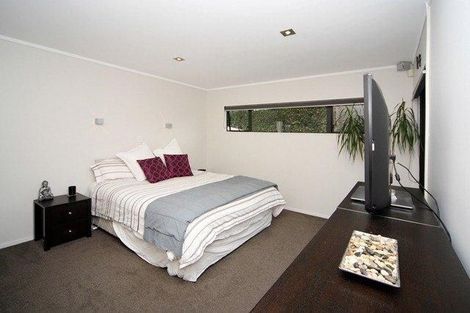 Photo of property in 14 Varlene Terrace, Forrest Hill, Auckland, 0620