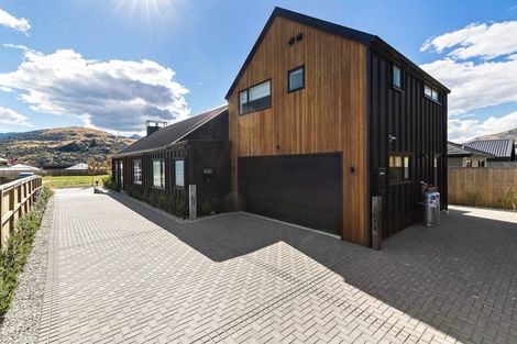 Photo of property in 8 Wheat Street, Jacks Point, Queenstown, 9371