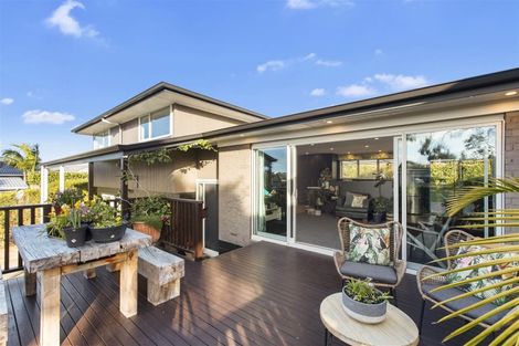 Photo of property in 5 La Perouse Street, Botany Downs, Auckland, 2010