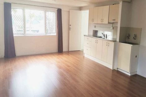 Photo of property in 57 College Road, Northcote, Auckland, 0627