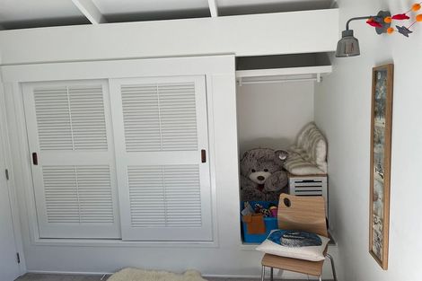 Photo of property in 42 Holyoake Place, Chatswood, Auckland, 0626