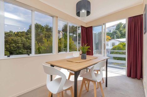 Photo of property in 2 Annan Grove, Papakowhai, Porirua, 5024