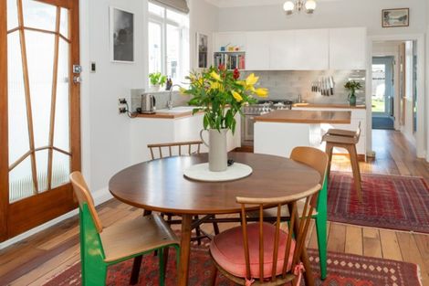 Photo of property in 187 Onepu Road, Lyall Bay, Wellington, 6022