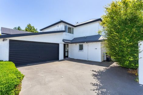 Photo of property in 2/138 Memorial Avenue, Burnside, Christchurch, 8053