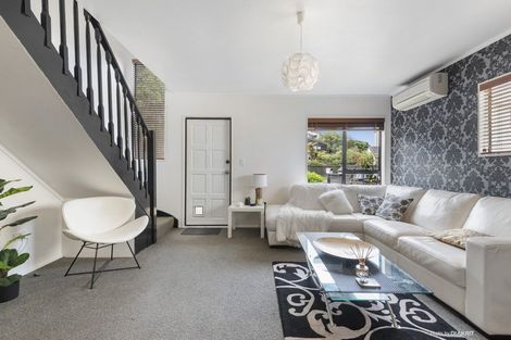 Photo of property in 11 Commons Way, Crofton Downs, Wellington, 6035