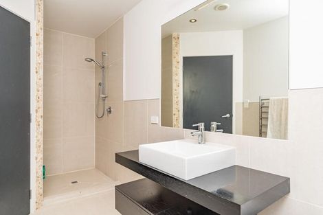 Photo of property in 4 O'farrell Drive, One Tree Point, 0118