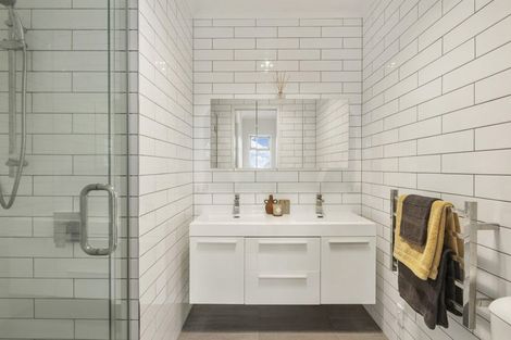 Photo of property in 31 Cresswell Place, Johnsonville, Wellington, 6037