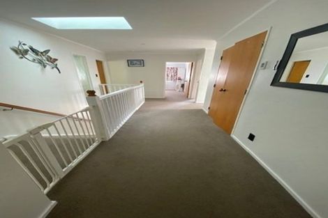 Photo of property in 14 Cullen Place, Tawa, Wellington, 5028