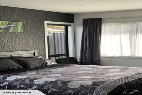 Photo of property in 111 Riverstone Drive, Riverstone Terraces, Upper Hutt, 5018