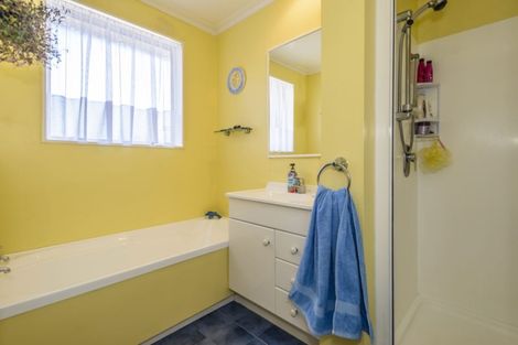 Photo of property in 12 Carter Place, Manurewa, Auckland, 2102