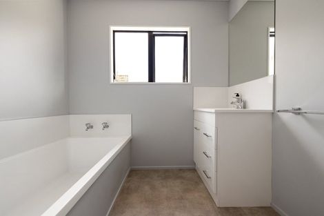 Photo of property in 70 Splitt Avenue, Glenview, Hamilton, 3206