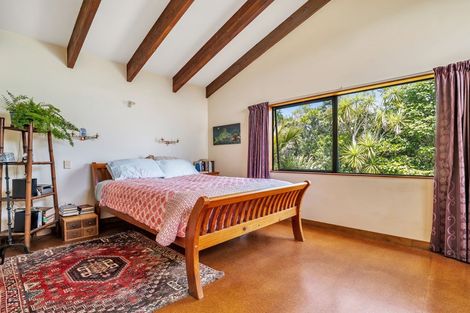 Photo of property in 117 Seaview Road, Piha, New Lynn, 0772