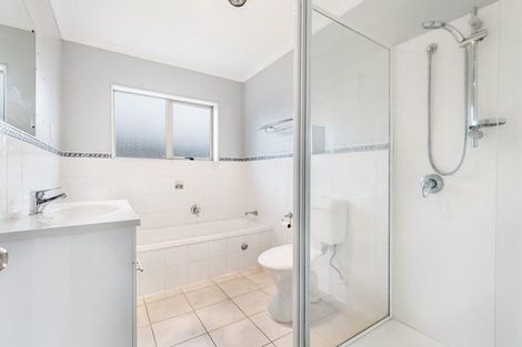 Photo of property in 4 Parkridge Way, Henderson, Auckland, 0612