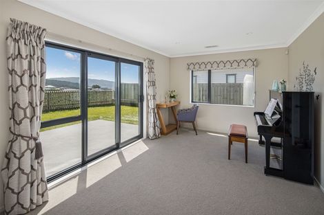 Photo of property in 9 Portmore Place, Grenada Village, Wellington, 6037