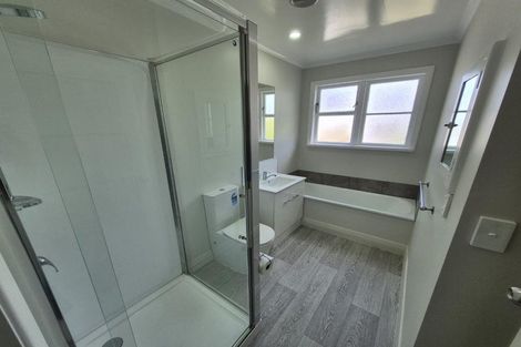 Photo of property in 18 Christian Street, Bryndwr, Christchurch, 8053