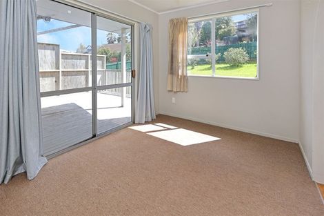 Photo of property in 54 Donovan Avenue, Massey, Auckland, 0614
