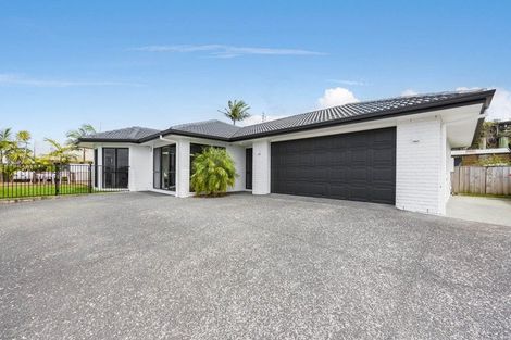 Photo of property in 36 Kath Hopper Drive, Orewa, 0931