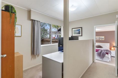 Photo of property in 6 Mowbray Place, Sunnynook, Auckland, 0620