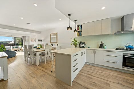 Photo of property in 15 Moki Place, Long Bay, Auckland, 0630