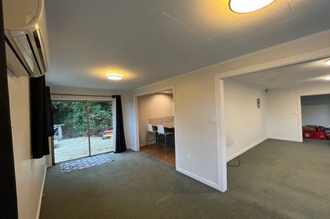 Photo of property in 5 Kiriwai Road, Paremata, Porirua, 5024
