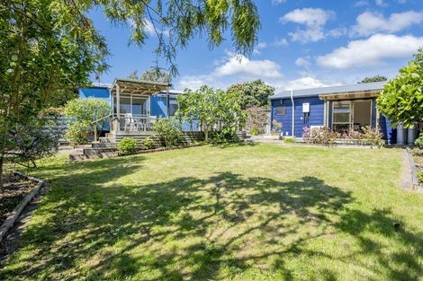 Photo of property in 4 Pio Pio Place, Waikanae Beach, Waikanae, 5036