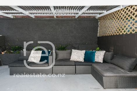 Photo of property in 75 Milton Road, Bluff Hill, Napier, 4110