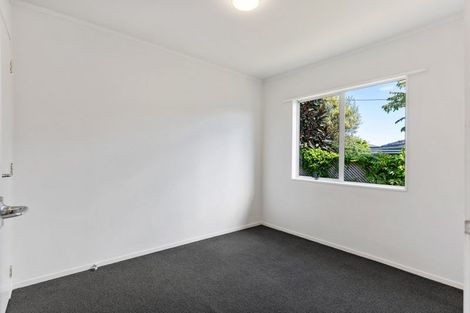 Photo of property in 72 Vodanovich Road, Te Atatu South, Auckland, 0610