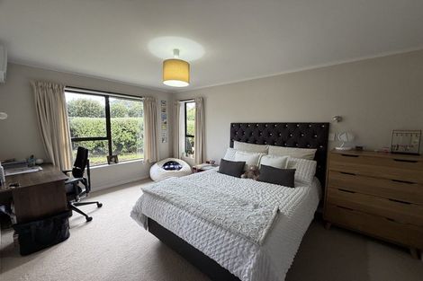 Photo of property in 61 Karina Road, Merrilands, New Plymouth, 4312