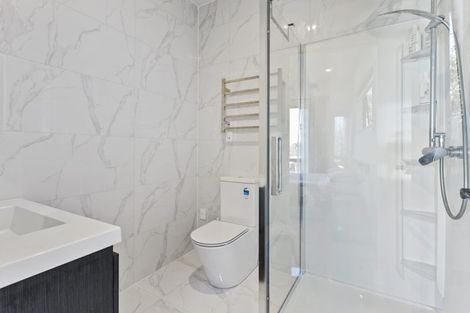 Photo of property in 9a Wolsley Avenue, Milford, Auckland, 0620