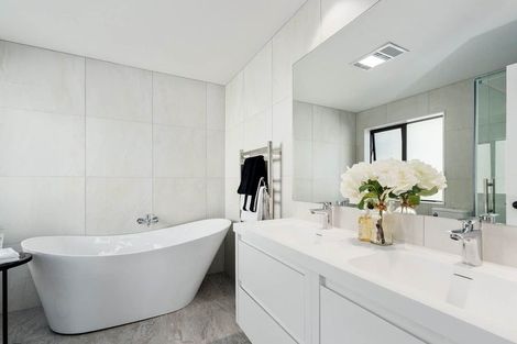 Photo of property in 32 Bounty Road, Long Bay, Auckland, 0630