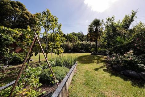 Photo of property in 2 Florance Avenue, Russell, 0202