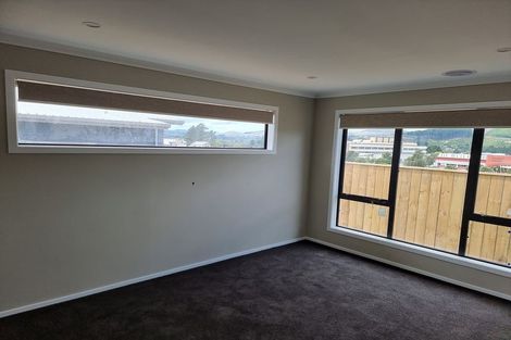 Photo of property in 74 Hokioi Drive, Kenepuru, Porirua, 5022