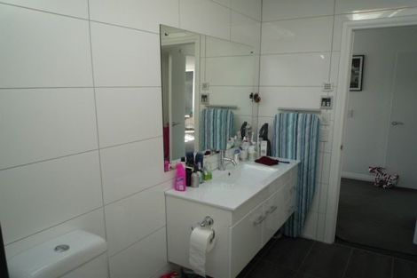 Photo of property in 18 Lakshmi Place, Khandallah, Wellington, 6035