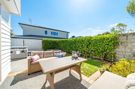 Photo of property in 5 Latimer Way, Petone, Lower Hutt, 5012