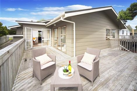 Photo of property in 86 Stanmore Bay Road, Stanmore Bay, Whangaparaoa, 0932