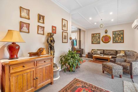 Photo of property in 100 Cole Street, Dannevirke, 4930