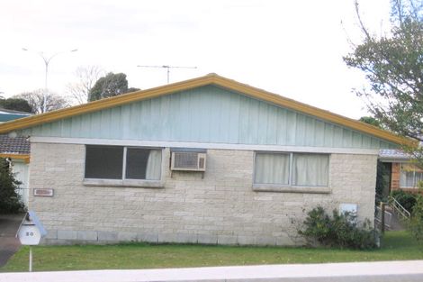Photo of property in 2/30 Coles Crescent, Papakura, 2110